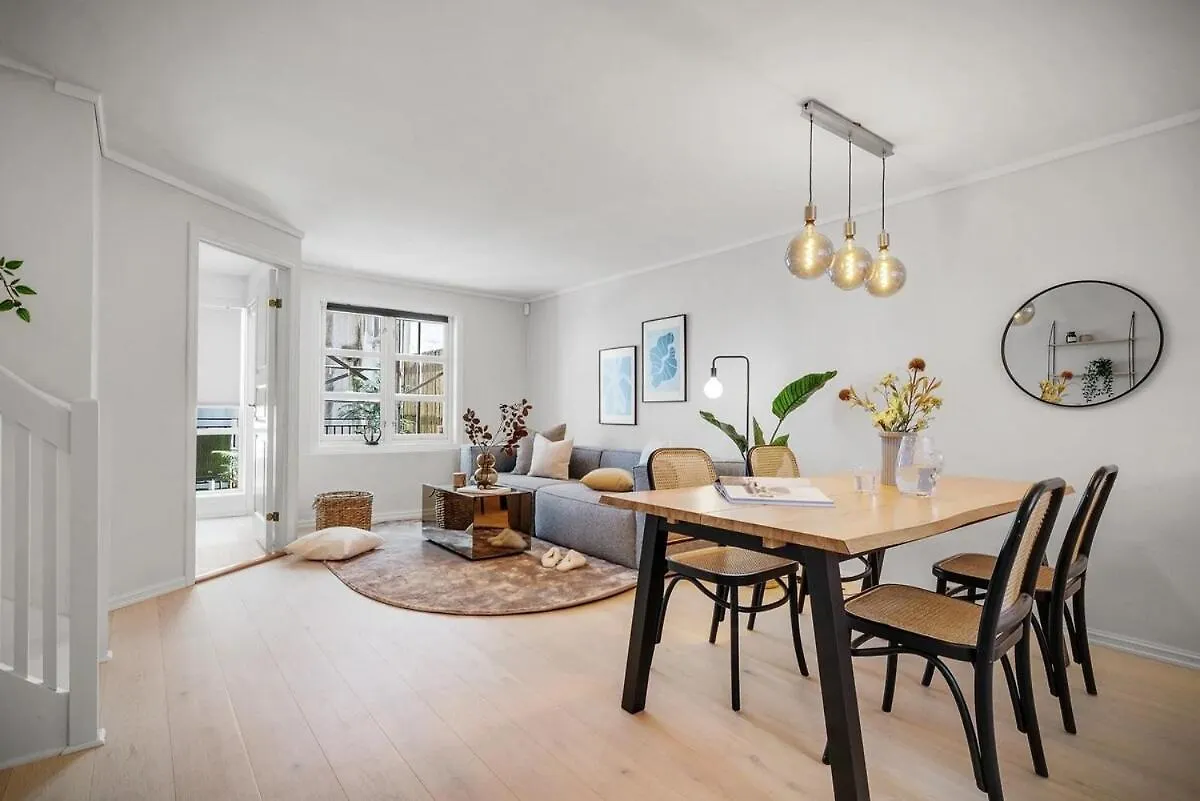 Cozy City Apartment In Bergen Sentrum 5 Bedrooms النرويج