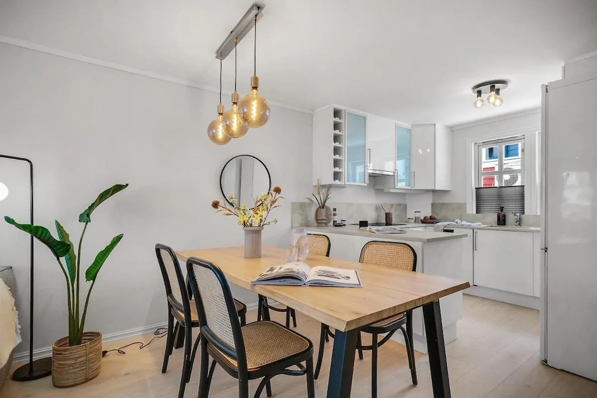 Cozy City Apartment In Bergen Sentrum 5 Bedrooms